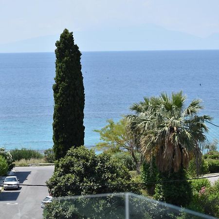 Sea View Luxury Apartment In Nea Kallikratia. Nea Kallikrateia Buitenkant foto